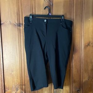 015 Womens black Bermuda shorts size 20 89th Madison